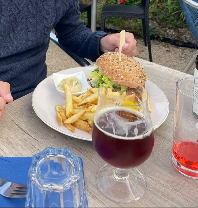 Julien Wikart_La Goélette_Clohars-Carnoët_review