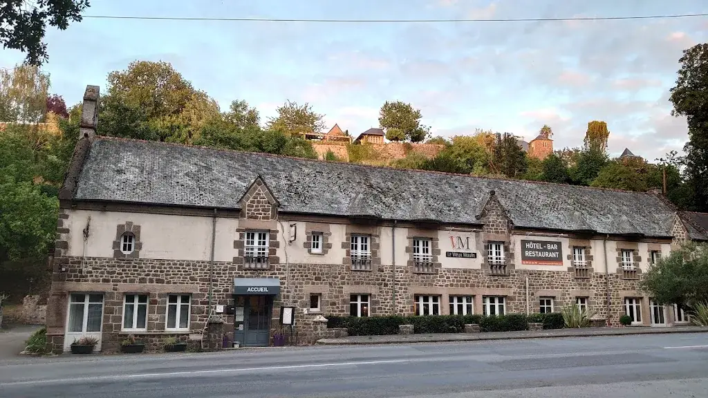 Christy Duijvelaar_LE VIEUX MOULIN – Hôtel, restaurant bistronomique et mariage à Hédé en Ille et Vilaine (Bretagne)_Hédé-Bazouges_review