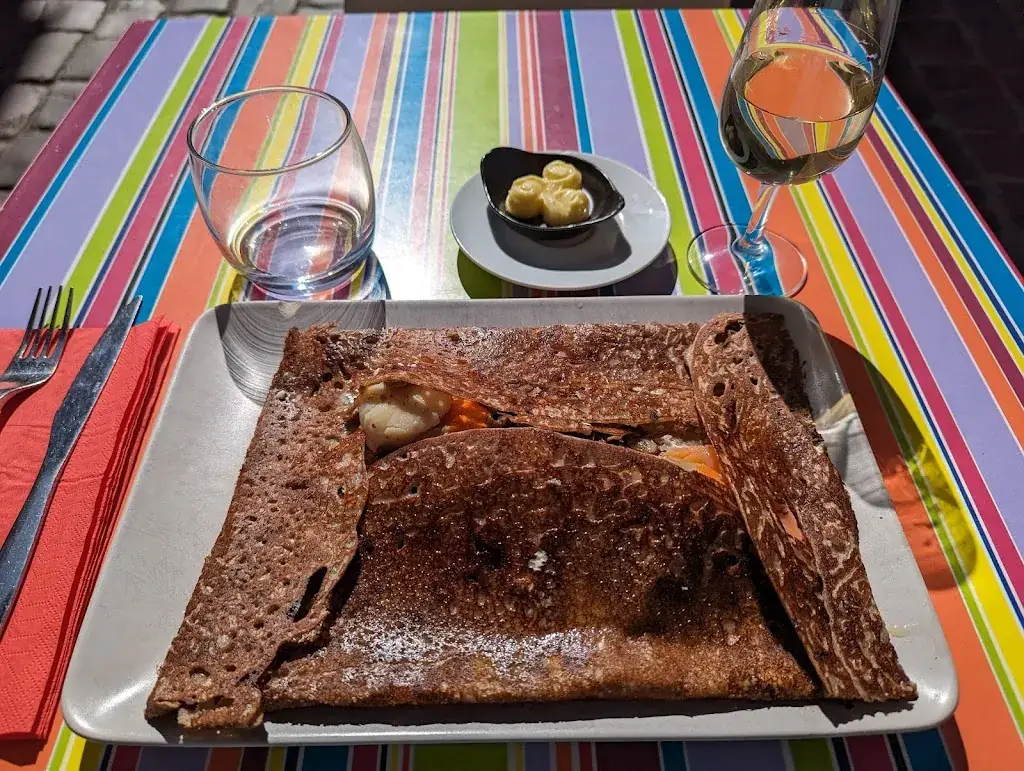 Julius Muno_Ouzh-Taol_Rennes_review