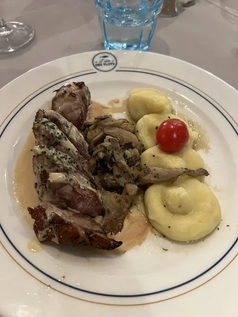 Bill Old_The Shelter of the Waves_Dinard_review