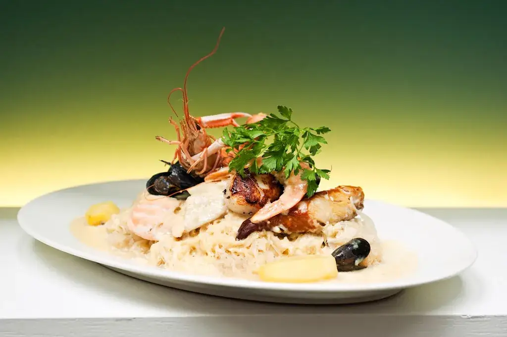 The Shelter of the Waves_Dinard_slider_image_3