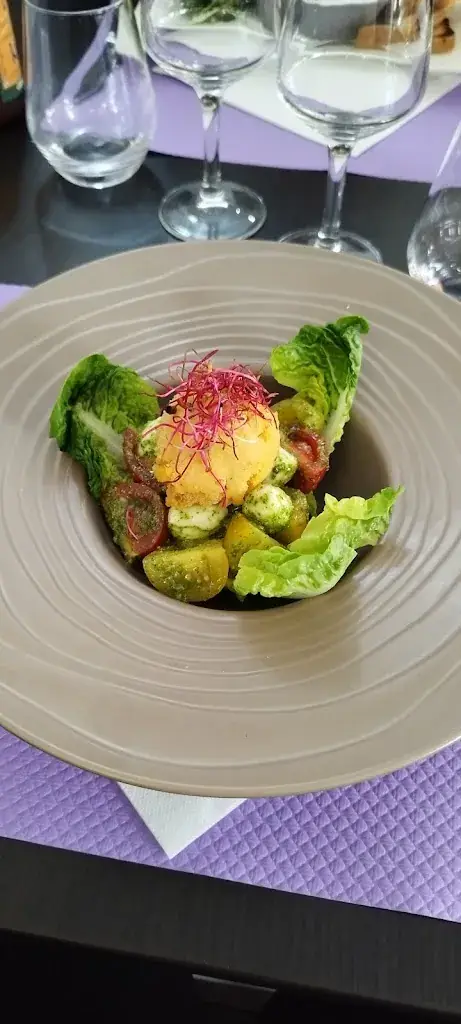 Juliette Benitez_Bar Les Folatières_Dinéault_review