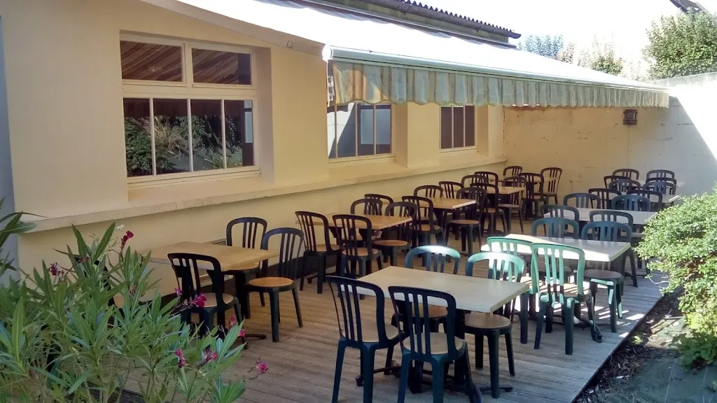 Le Relais Du Roual restaurant in Dirinon