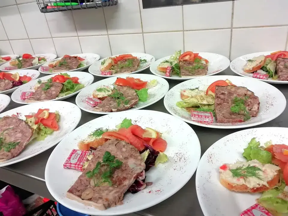 AU JOUR LE JOUR Restaurant / Bar / Epicerie / FDJ_Visseiche_slider_image_2