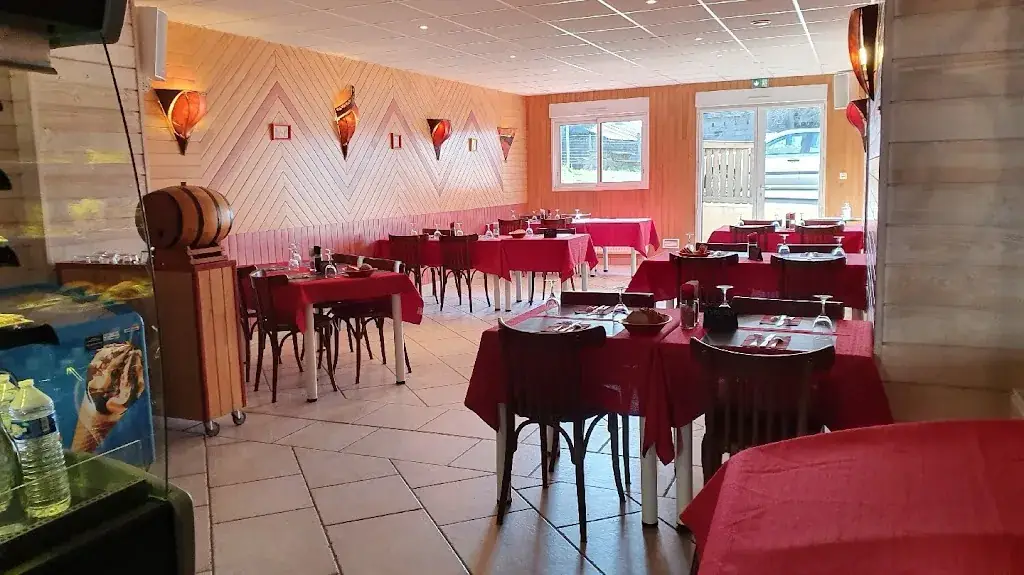 Bar restaurant le raison ristorante a Domagné