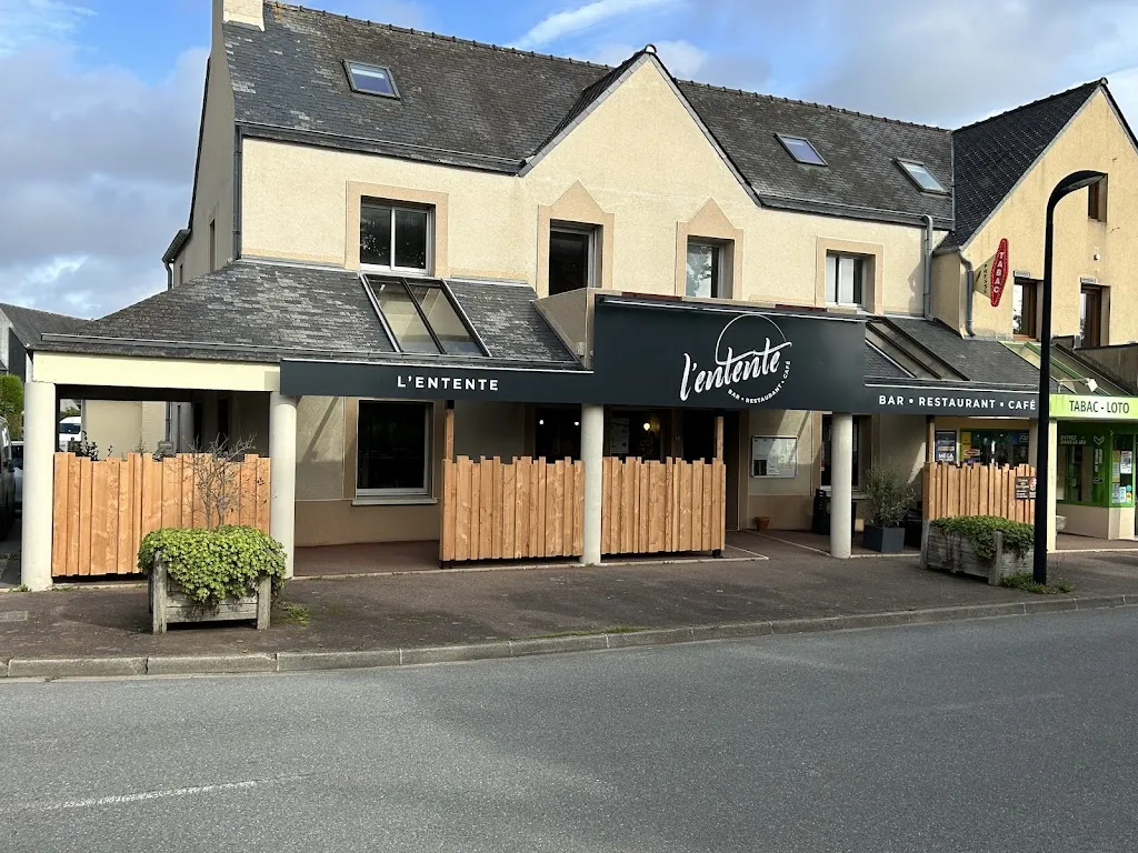 l'entente restaurant_Pleyber-Christ_slider_image_1