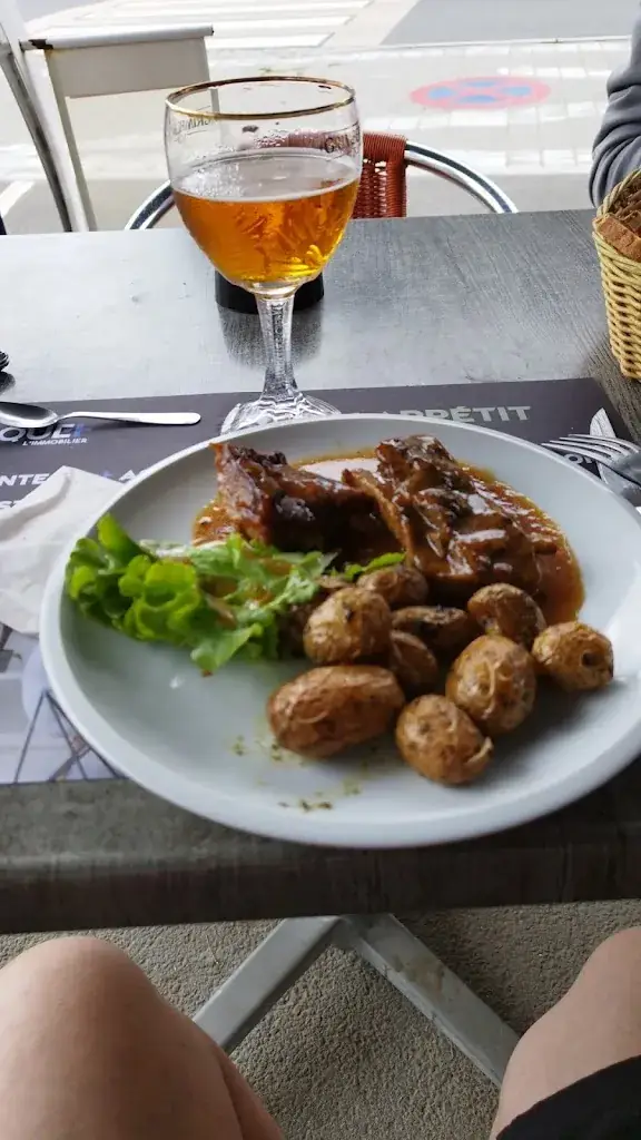 evstaquio_Le Point d'Chute_Baguer-Pican_review