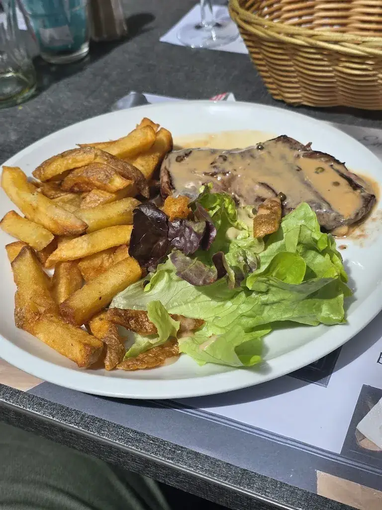 Le Point d'Chute_Baguer-Pican_slider_image_2