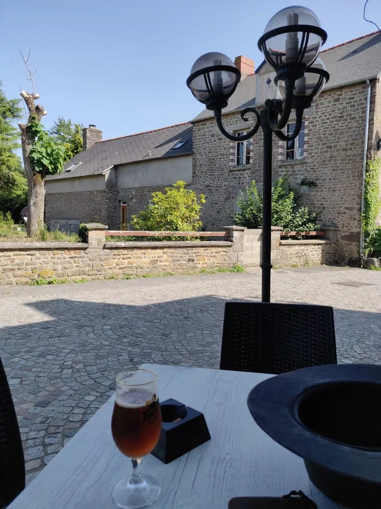 Le Comptoir restaurant in Epiniac