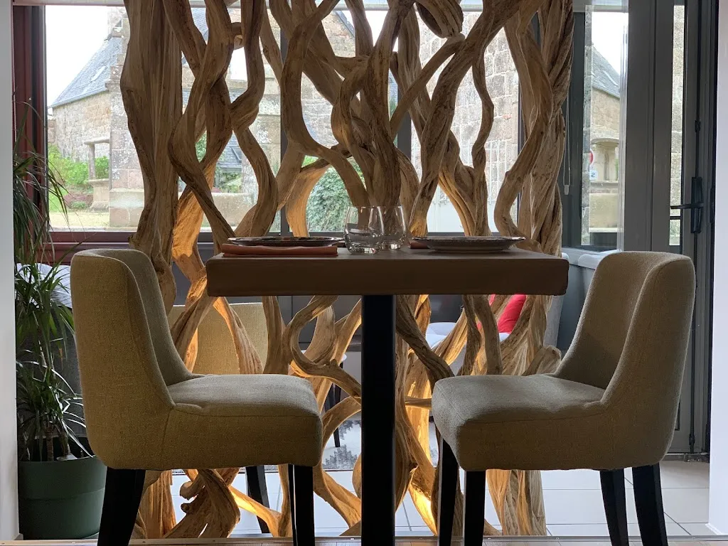 Auberge de la Vieille Eglise restaurant in Trégastel