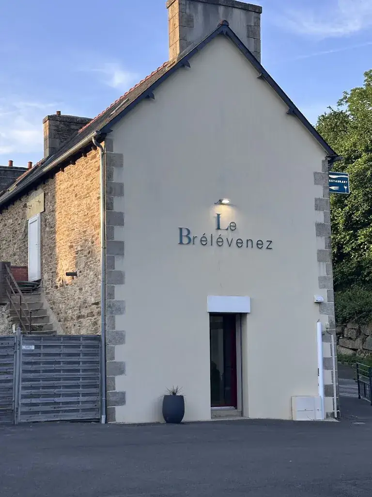 Eric Broockman_Le Brélévenez_Lannion_review