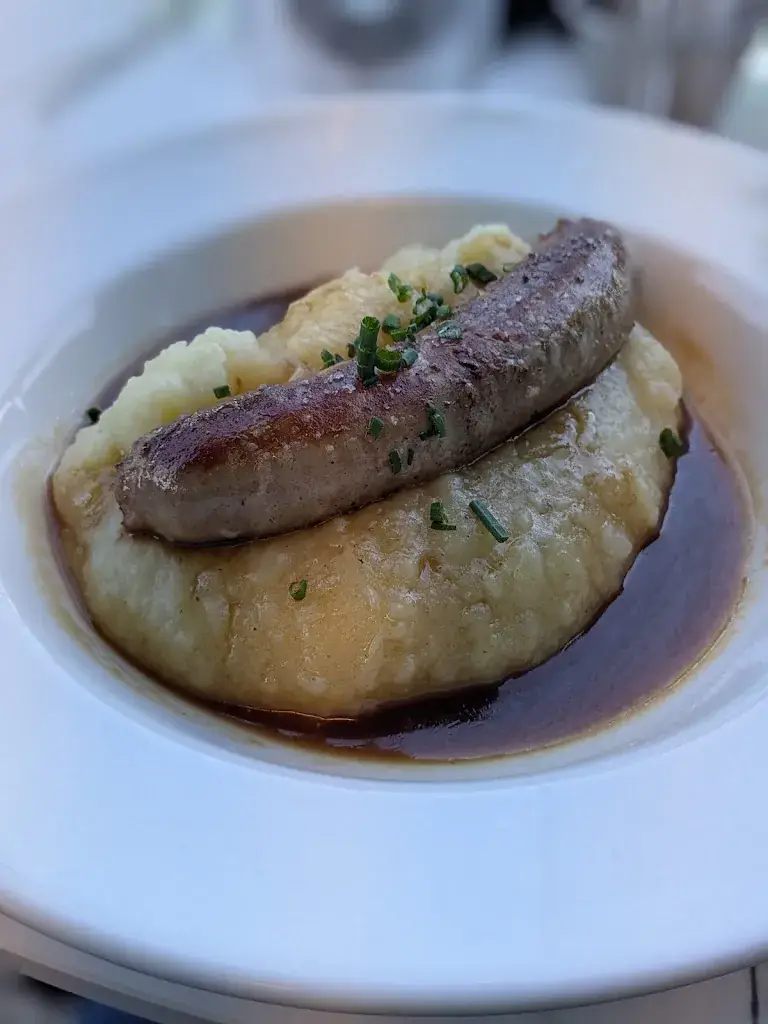 Marion Pesty_Chez Gustave_Concarneau_review