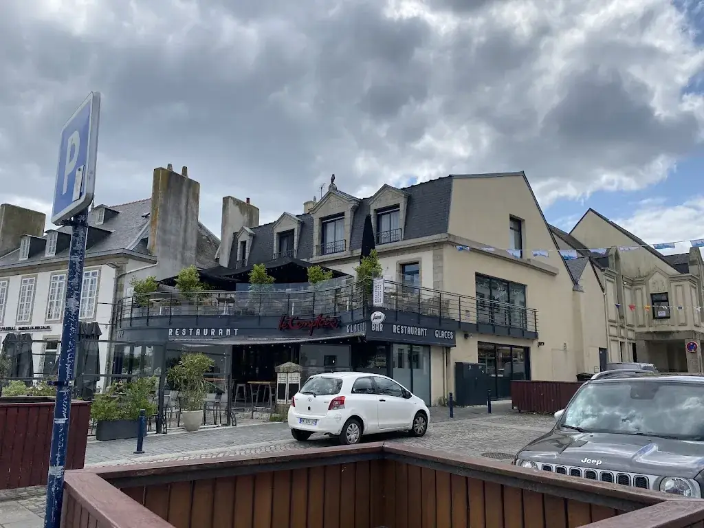 Debbie Hodge_Le Comptoir_Concarneau_review