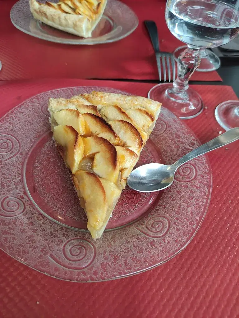 Le Central Bar_Elven_slider_image_2