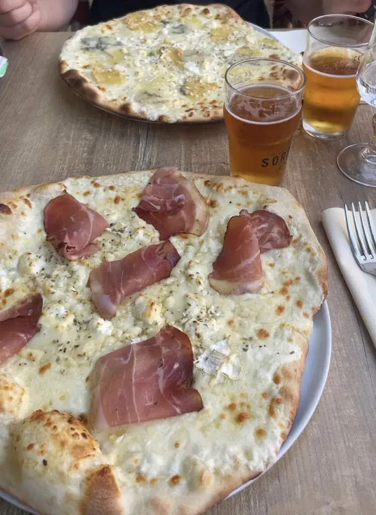 Léa R_LE PATIO Restaurant / Pizzeria sur place ou à emporter - Chambres D’hôtes - Nouveaux propriétaires_Évran_review