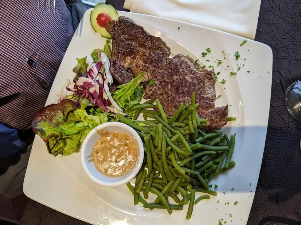 Christina E._L’Océanic_Crozon_review