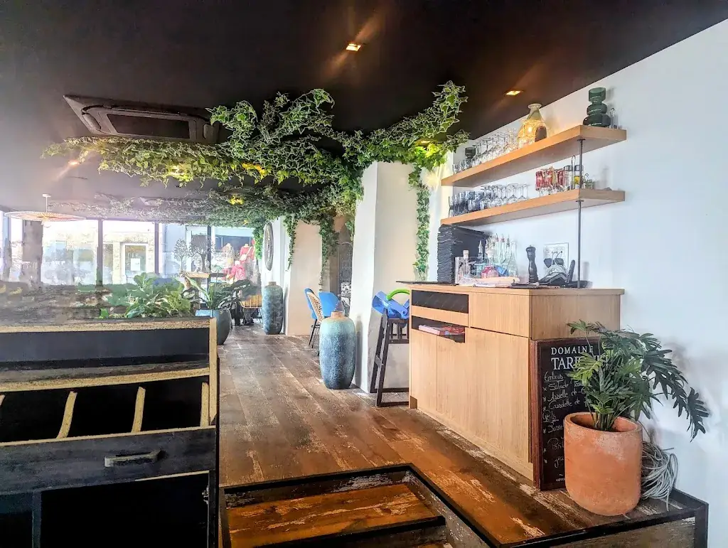 Tara Hashemi_LES FLOTS_Crozon_avis