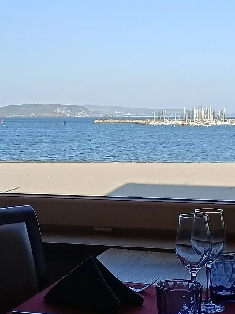 Laurence Trevien_Restaurant de La Plage_Crozon_recensione