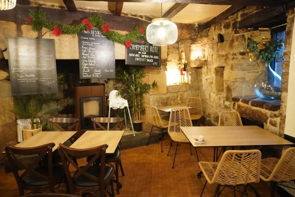 Edoardo Fretto_LE BRETAGNE Pizzeria Brasserie_Crozon_review