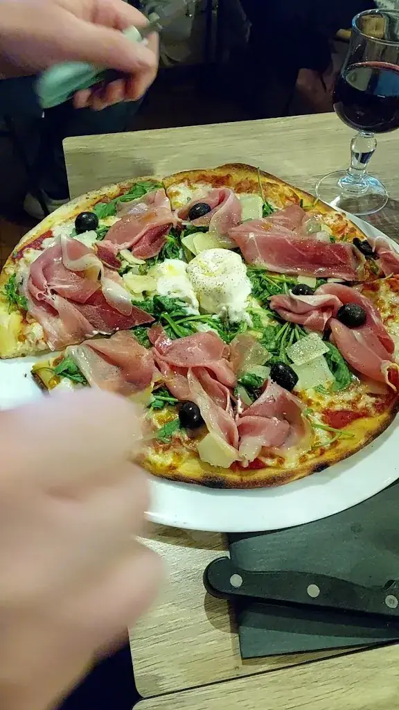 LE BRETAGNE Pizzeria Brasserie_Crozon_slider_image_2