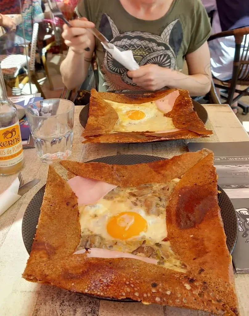 Brian Sinnema_Crêperie La Bolée_Crozon_review