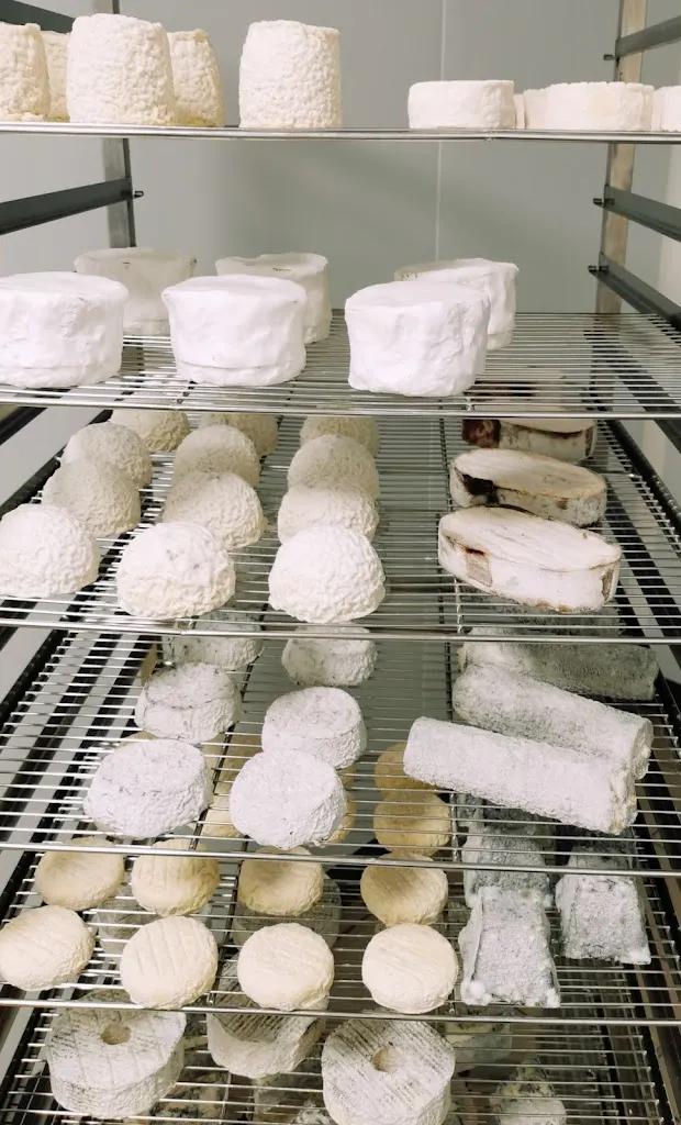 La Belle Fromagerie - Boutique & Caves d'Etrelles_Étrelles_slider_image_3