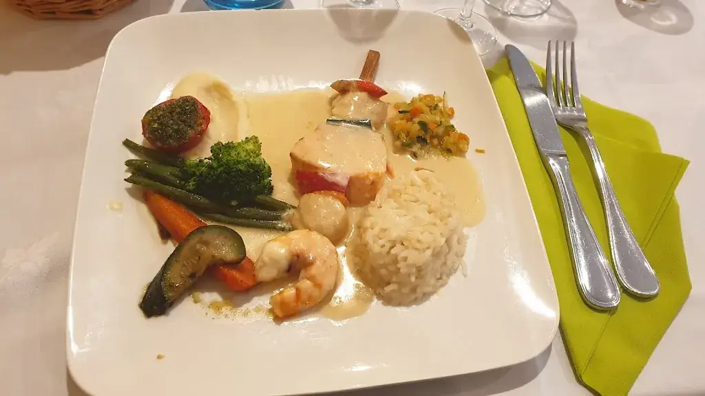 Cath Ptx_Restaurant Les Trois Moulins_Ergué-Gabéric_review