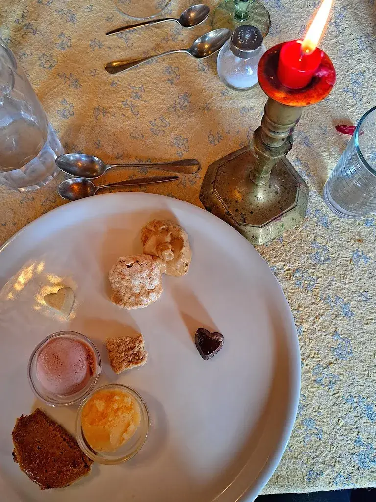 Table d'hôtes du Village_Rueyres-Treyfayes_slider_image_2