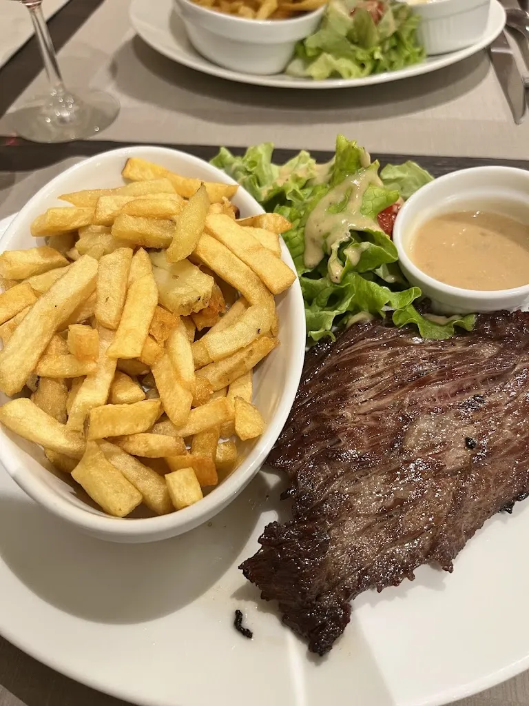 Restaurant Le Relais de Genève @ Hôtel Lyon Est_Saint-Maurice-de-Beynost_slider_image_1