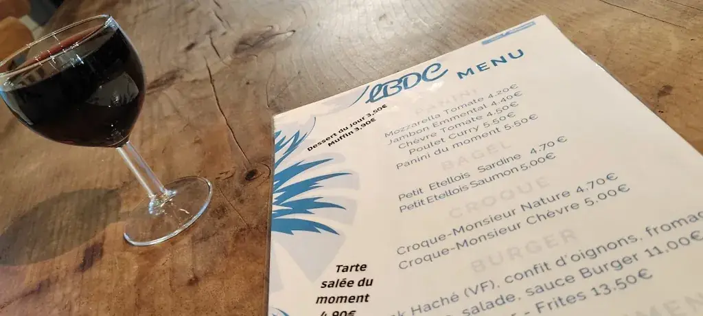 Céline Jarnoux_Lbdc_Étel_review