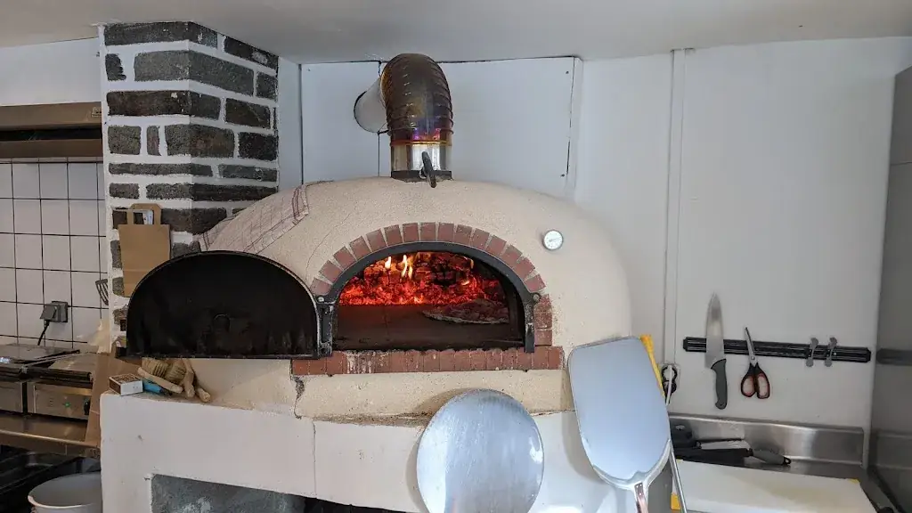 MEMES TRA ristorante a Gouarec