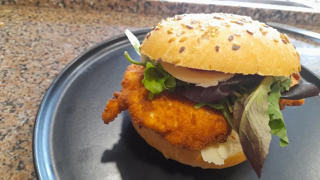 Home Burger_Guengat_slider_image_2