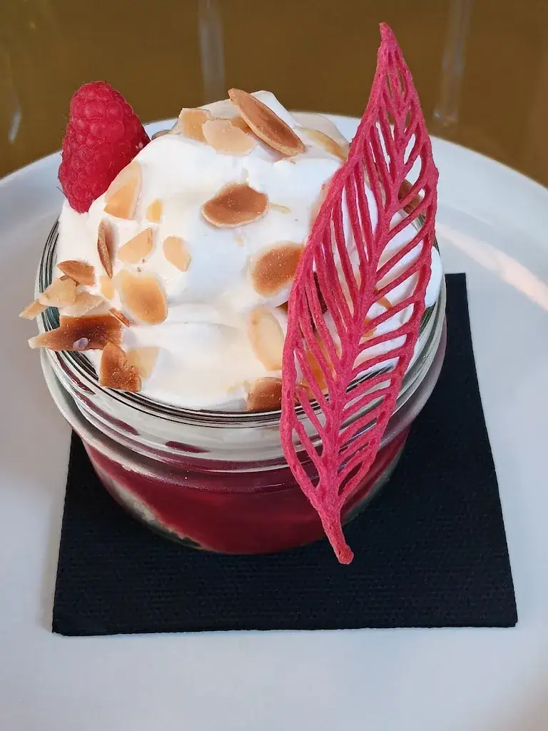 Le Steinway_Quimper_slider_image_2