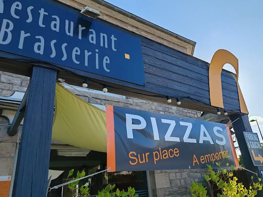 Pizzeria et Crêperie LE REFECTOIRE Restaurant in Erquy