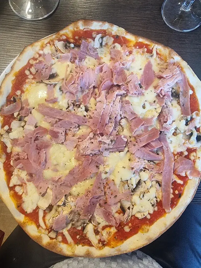 Pizzeria et Crêperie LE REFECTOIRE_Erquy_slider_image_3