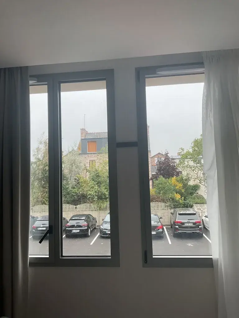 Paula Pereda-Perez_Hôtel de la Plage_Erquy_review