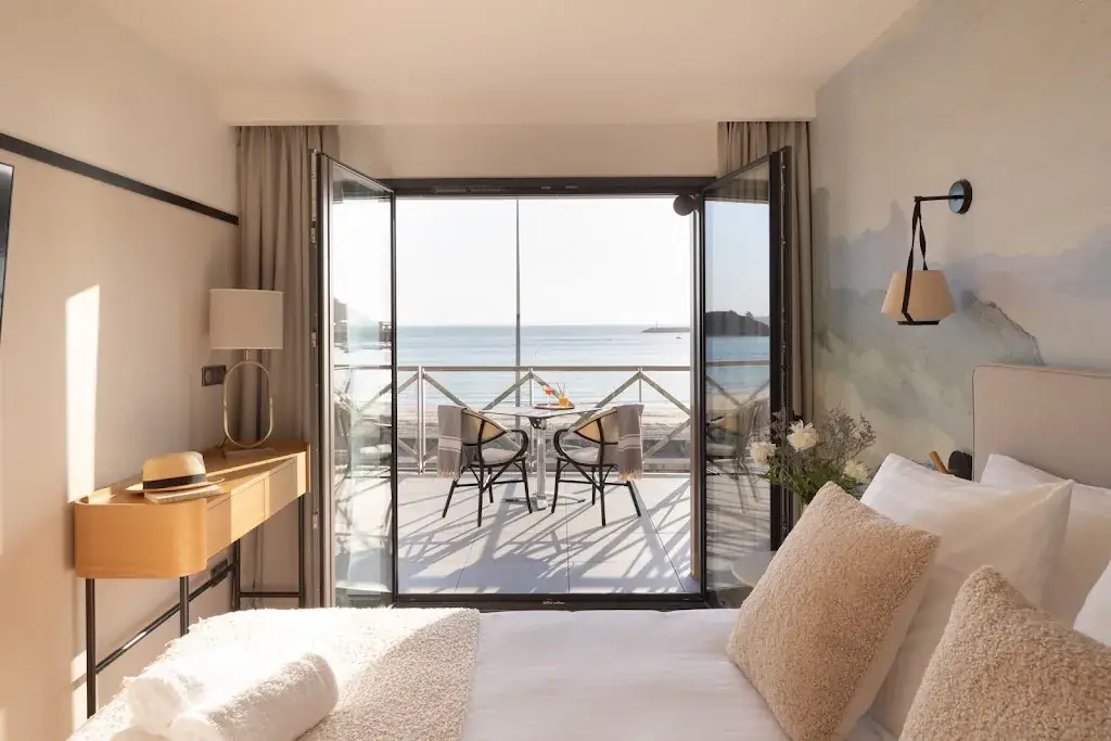 Hôtel de la Plage restaurant in Erquy