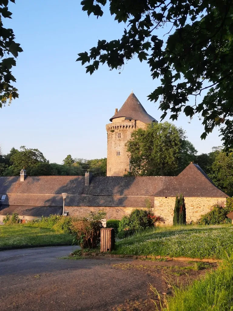 Tim Dawson_Grand-Fougeray Tower_Grand-Fougeray_recensione