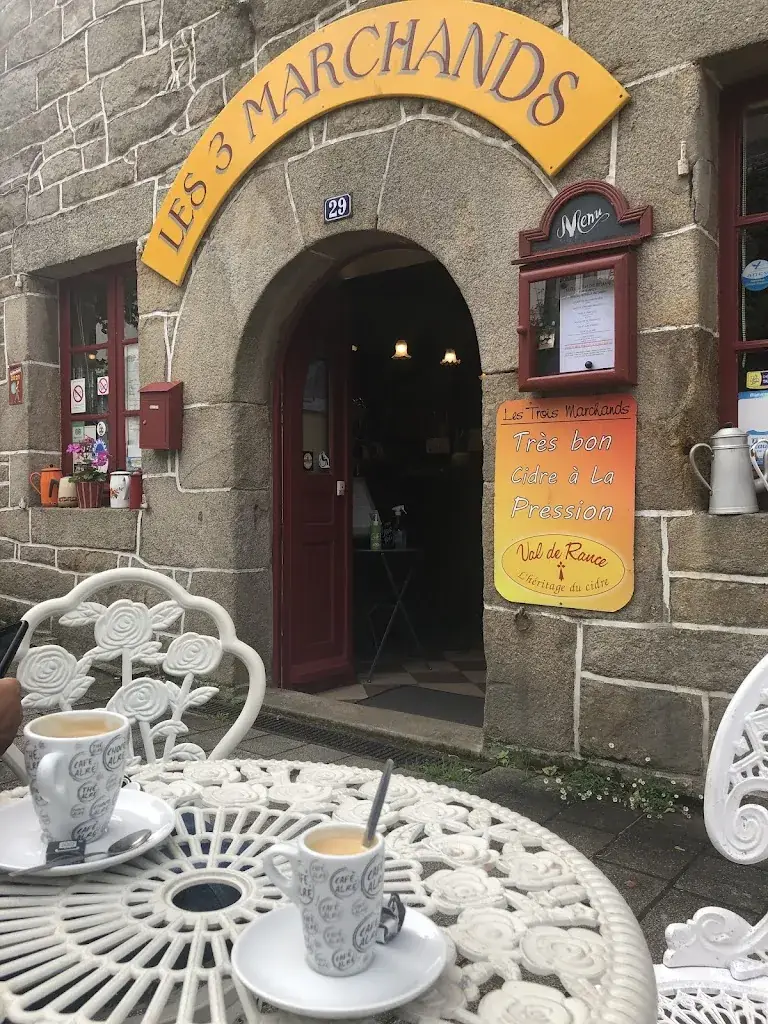 Robert Vogel_Les Trois Marchands_Guémené-sur-Scorff_review