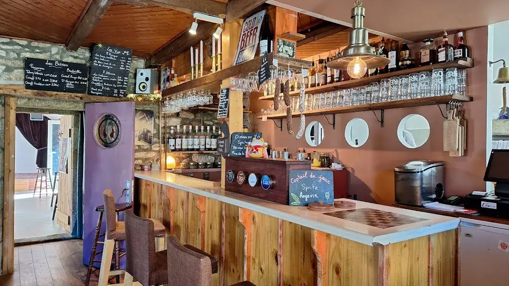 AUX ANGES ristorante a Guern