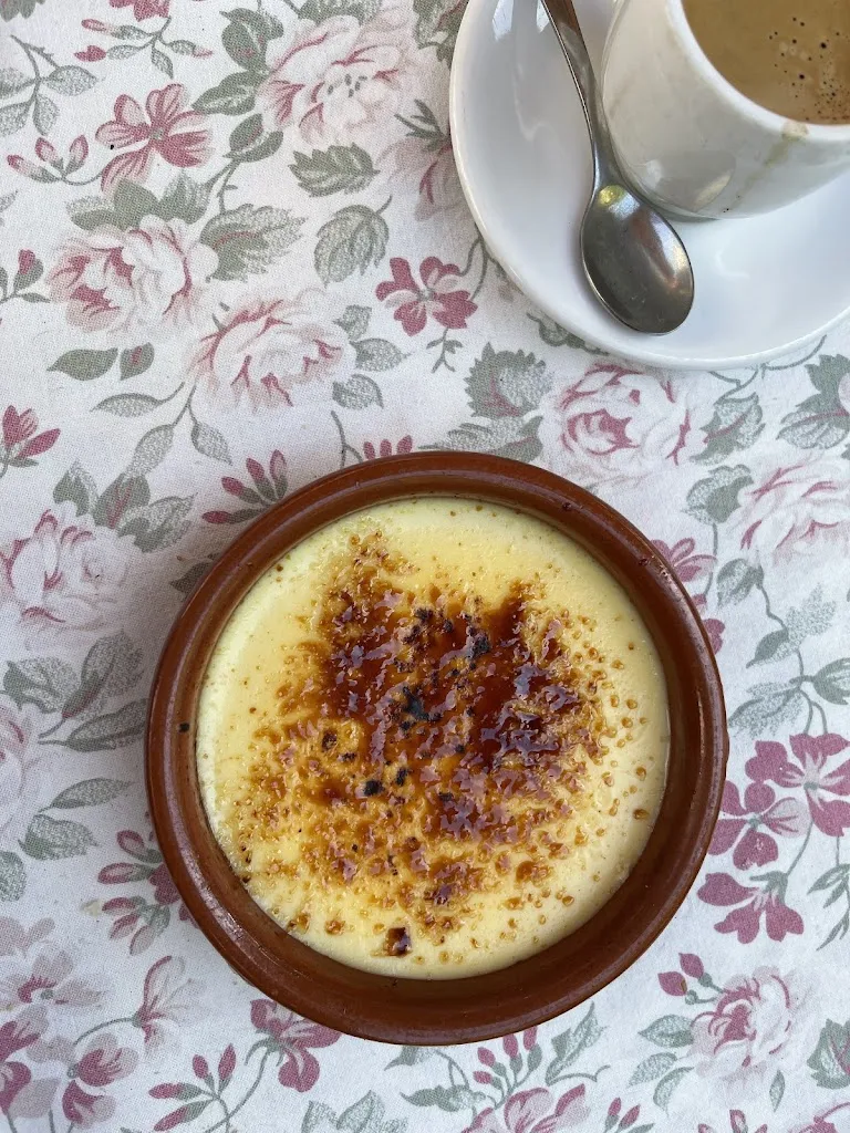 Aticha Gabulon_La Terrasse_Josselin_review