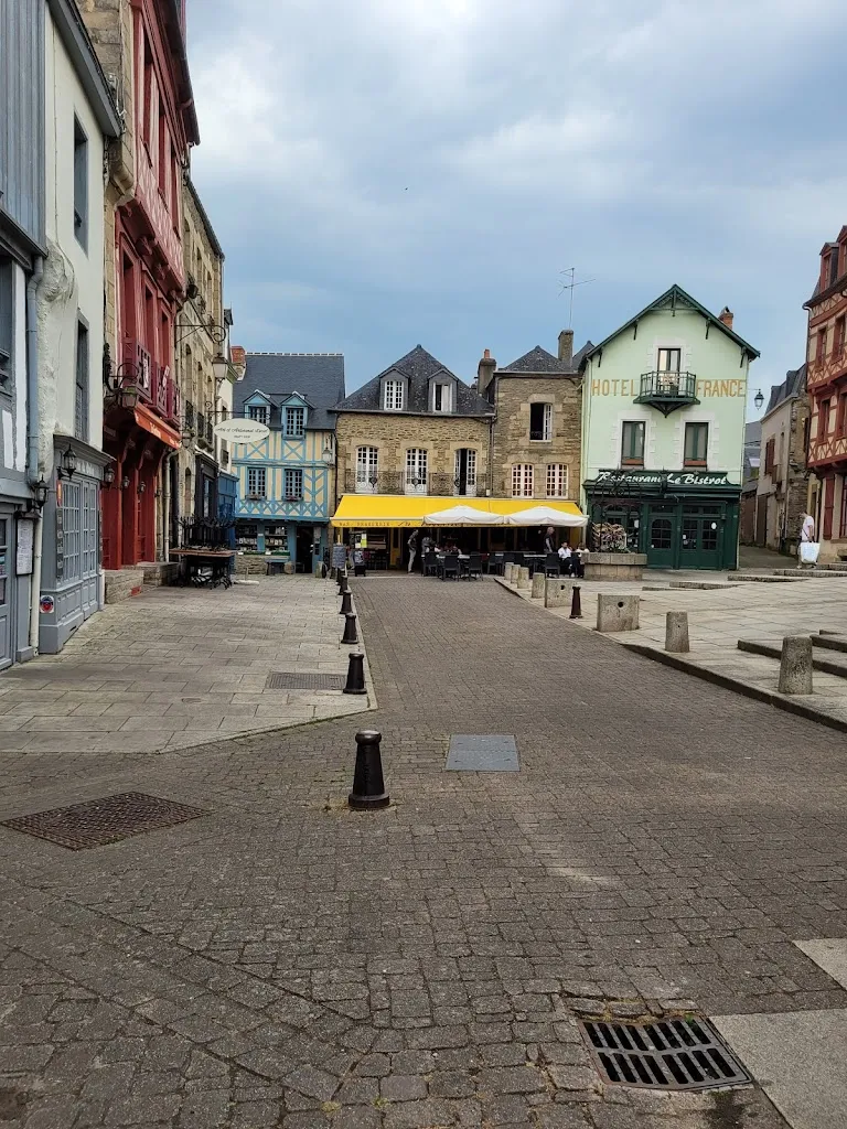 hazel jefferies_LA TAVERNE - Restaurant à Josselin_Josselin_review