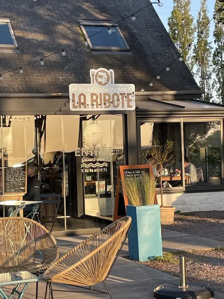 restaurant la ribote restaurant à Plévenon