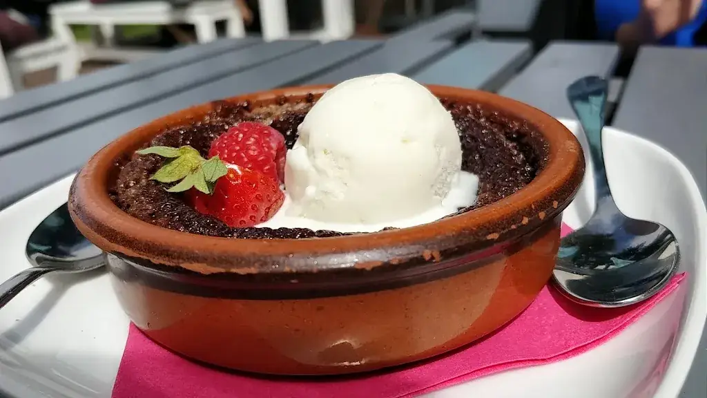 restaurant la ribote_Plévenon_slider_image_2