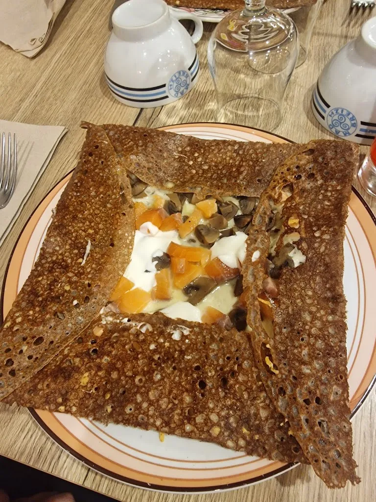 Thibault Duquellenec_Crêperie du Moulin_Guichen_review