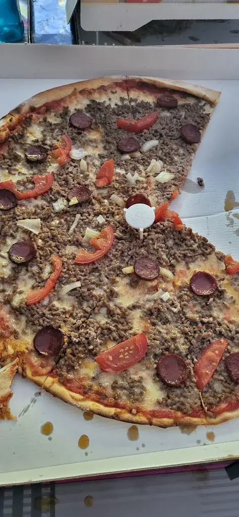 Kevin PITTMAN_La Bella Regina_Guichen_review