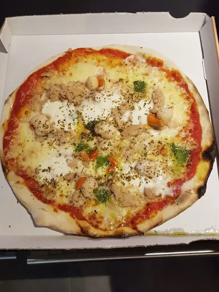 Château Hanté_La Bella Regina_Guichen_review