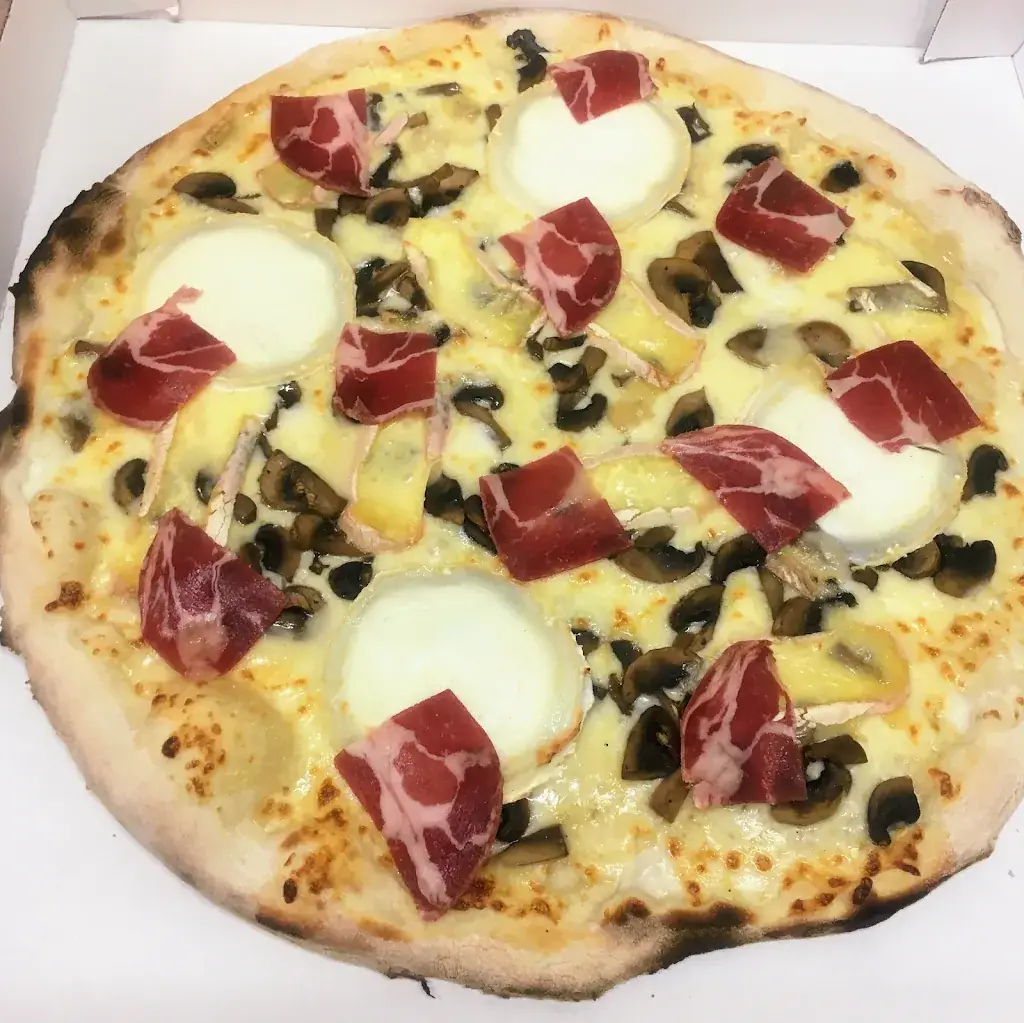 La Bella Regina_Guichen_slider_image_2