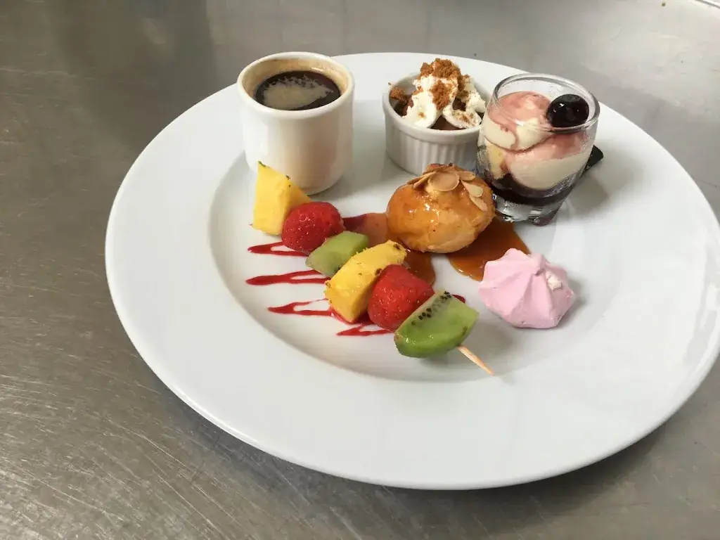 Restaurant Bargueden_Guerlesquin_slider_image_3