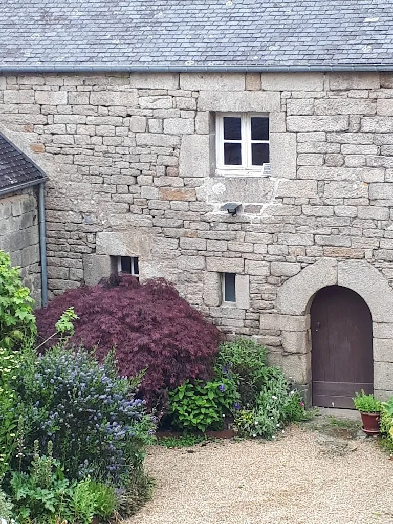 Hôtel Restaurant des Monts d'Arrée_Guerlesquin_slider_image_1